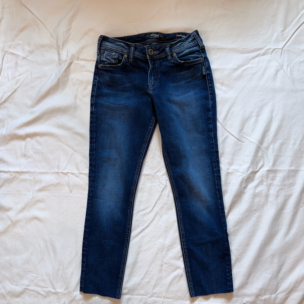 Silver Jeans, size 26, with raw hem in excellent used condition! - Picture 4 of 10